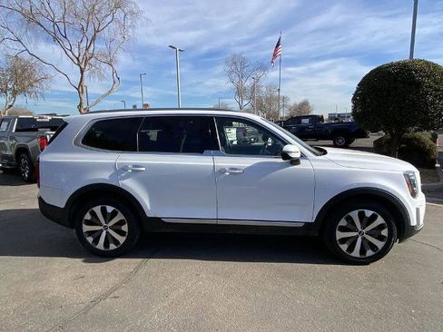 Used 2021 Kia Telluride S image 2