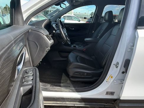 Used 2024 GMC Terrain SLT image 15