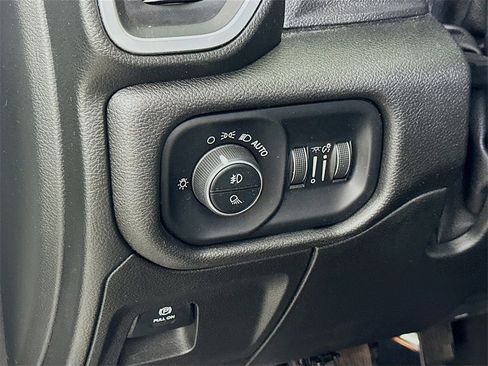 Used 2019 RAM 1500 Big Horn image 18