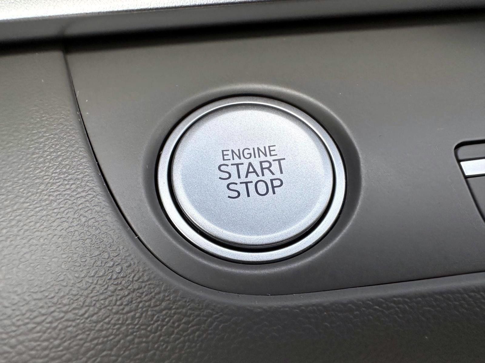 Used 2024 Hyundai Elantra SEL FWD image 20