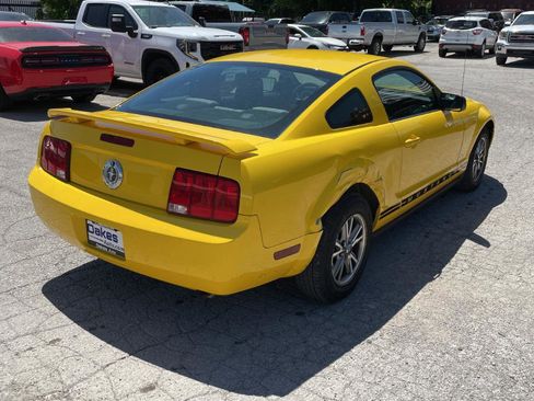 Used 2005 Ford Mustang Coupe RWD image 9