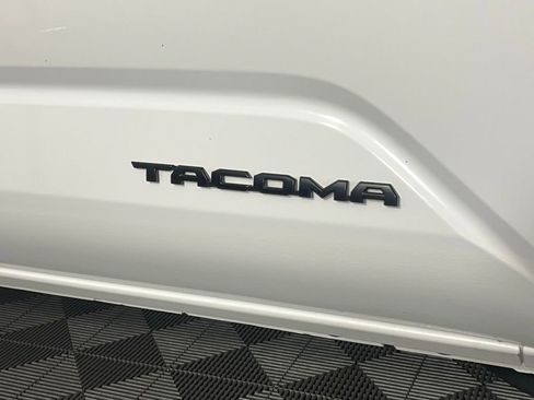 Used 2025 Toyota Tacoma TRD Sport image 34