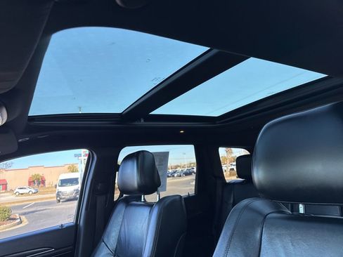 Used 2018 Jeep Grand Cherokee Limited image 12