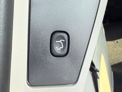 Used 2018 Dodge Grand Caravan SXT FWD image 9
