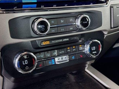 Used 2022 Ford F350 Lariat w/ Chrome Package AWD/4WD image 18