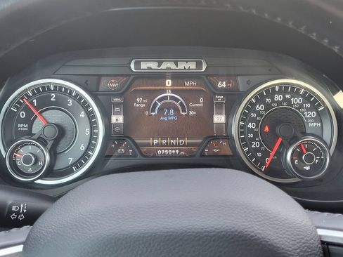 Used 2022 RAM 1500 Laramie AWD/4WD image 17