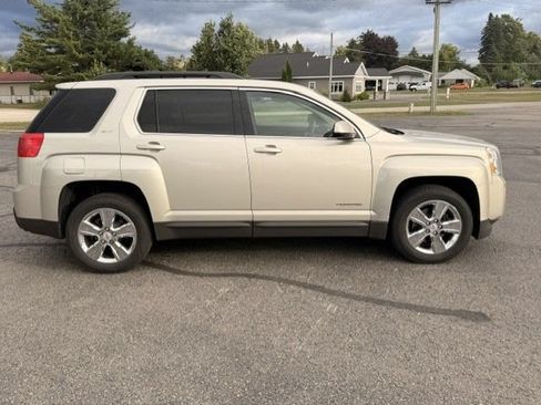 Used 2014 GMC Terrain SLT w/ Safety Package AWD/4WD image 4