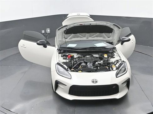 Used 2024 Toyota GR86 image 32