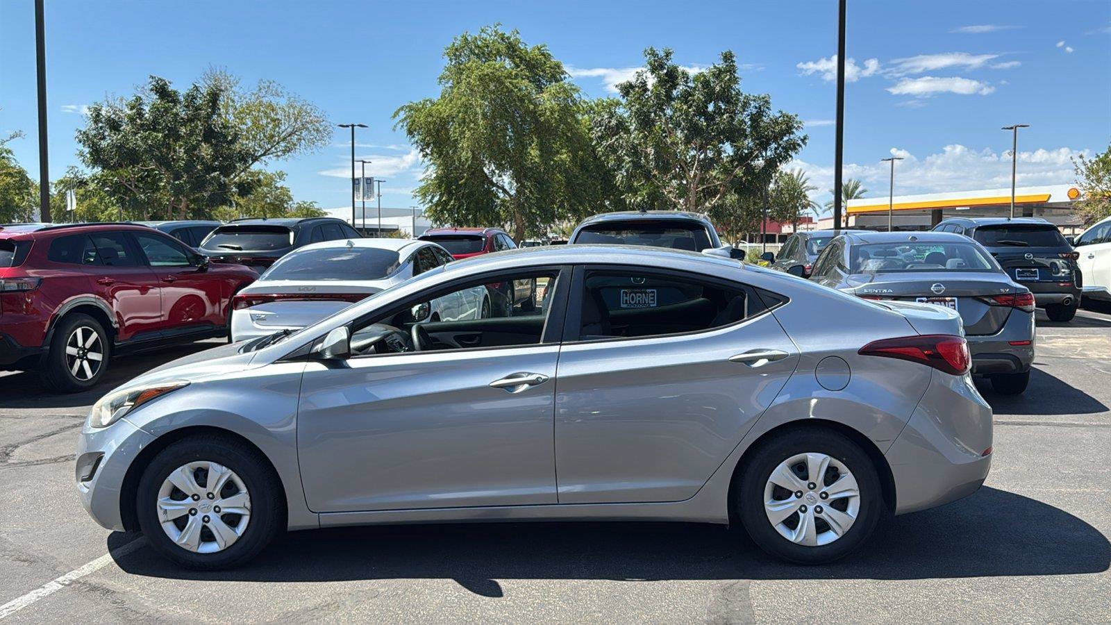 Used 2016 Hyundai Elantra SE FWD image 3