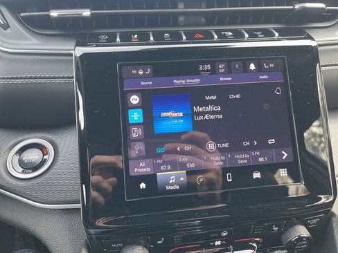 New 2025 Jeep Grand Cherokee Altitude image 24