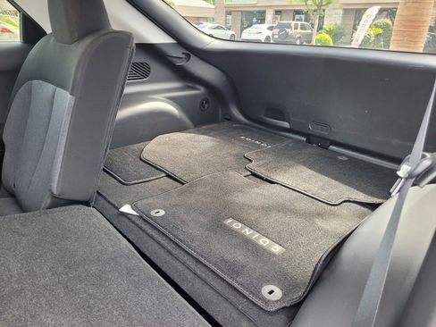 Used 2024 Hyundai Ioniq 5 SEL RWD image 12