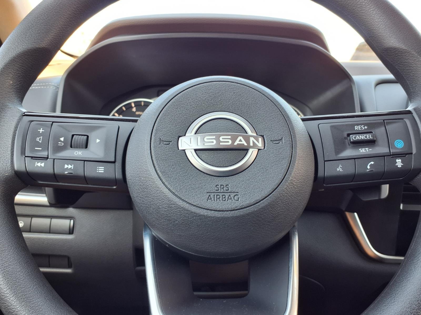 Used 2023 Nissan Rogue SV AWD/4WD image 14