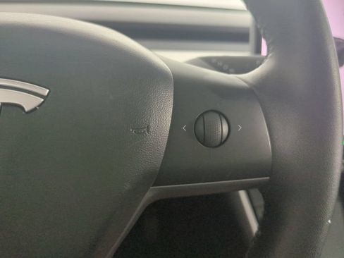 Used 2021 Tesla Model Y Long Range AWD/4WD image 32