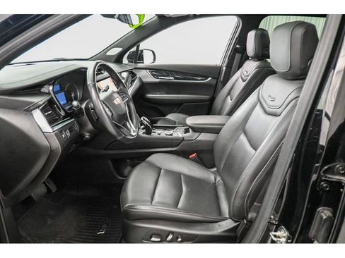 Certified 2024 Cadillac XT6 Premium Luxury AWD/4WD image 12