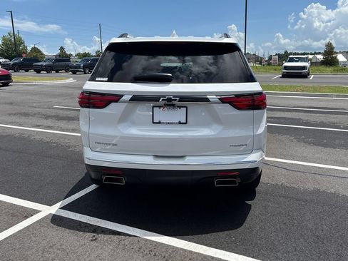 Used 2023 Chevrolet Traverse Premier FWD image 35