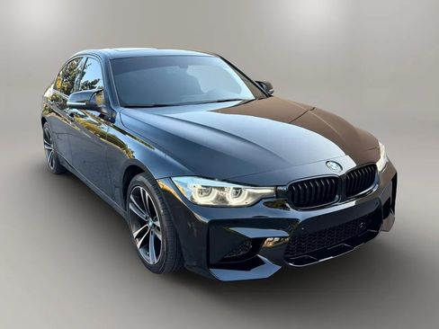 Used 2018 BMW 330i xDrive Sedan AWD/4WD image 3