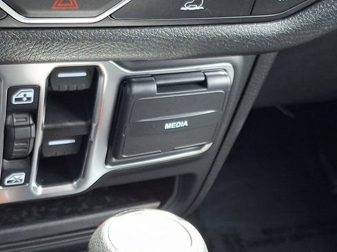 Used 2025 Jeep Gladiator Sport AWD/4WD image 24