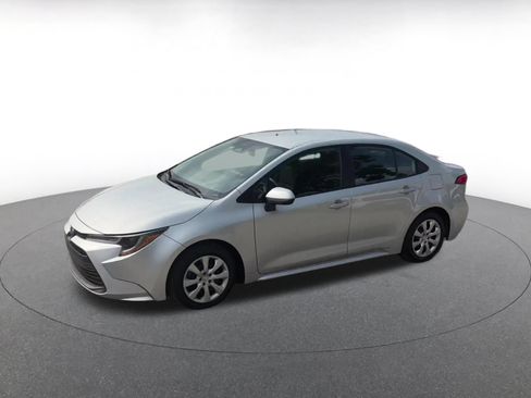 Used 2025 Toyota Corolla LE FWD image 8