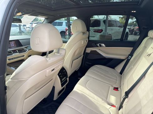 Used 2021 BMW X5 sDrive40i w/ Premium Package RWD image 39