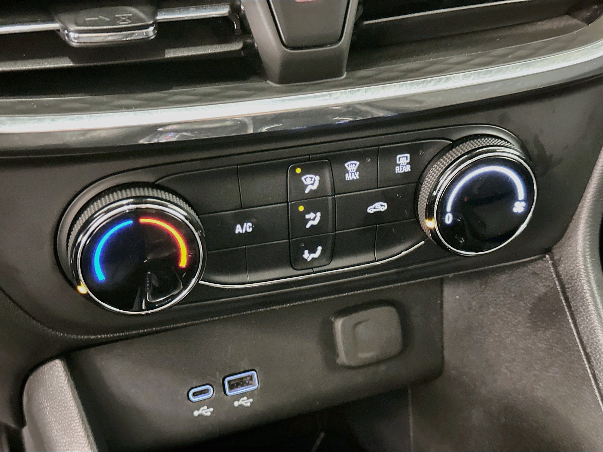 Used 2025 Buick Encore GX Preferred AWD/4WD image 24