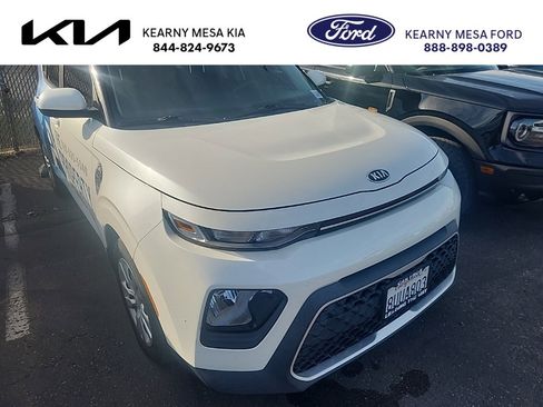 Used 2021 Kia Soul LX image 1