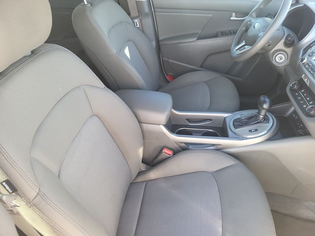 Used 2016 Kia Sportage LX AWD/4WD image 32