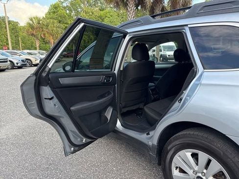Used 2019 Subaru Outback 2.5i Premium AWD/4WD image 23