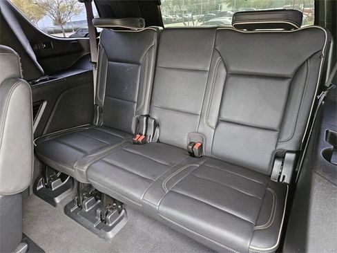 Used 2022 GMC Yukon SLT w/ SLT Premium Package image 30