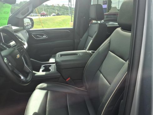 Used 2023 Chevrolet Tahoe Premier w/ Premium Package 2 AWD/4WD image 7