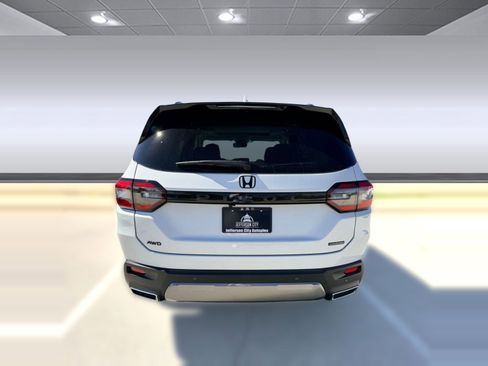 New 2026 Honda Pilot Touring image 10