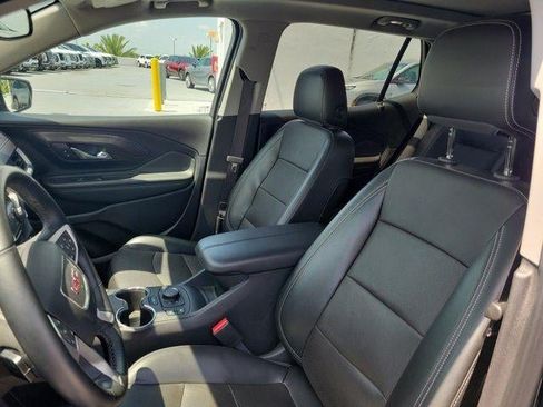 Used 2023 GMC Terrain SLT w/ Tech Package FWD image 11