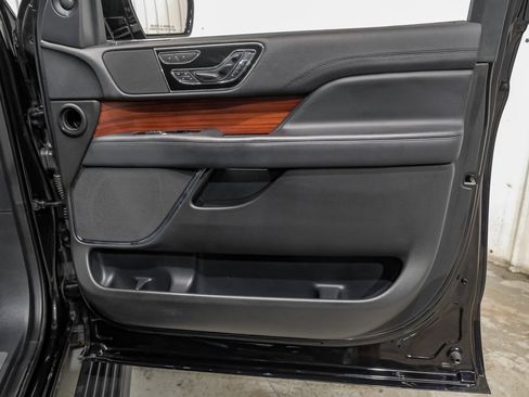 Used 2024 Lincoln Navigator Reserve AWD/4WD image 46