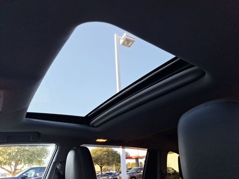 Used 2019 Toyota Highlander Limited image 31