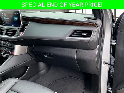 Used 2024 Chevrolet Suburban Premier image 27