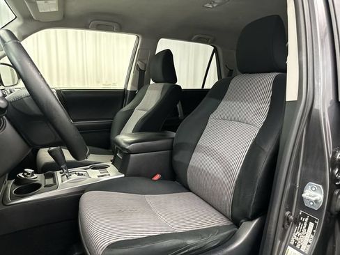Used 2016 Toyota 4Runner SR5 AWD/4WD image 16