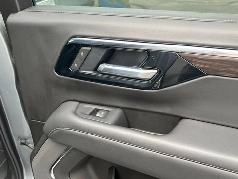 Used 2025 Chevrolet Tahoe LT AWD/4WD image 21