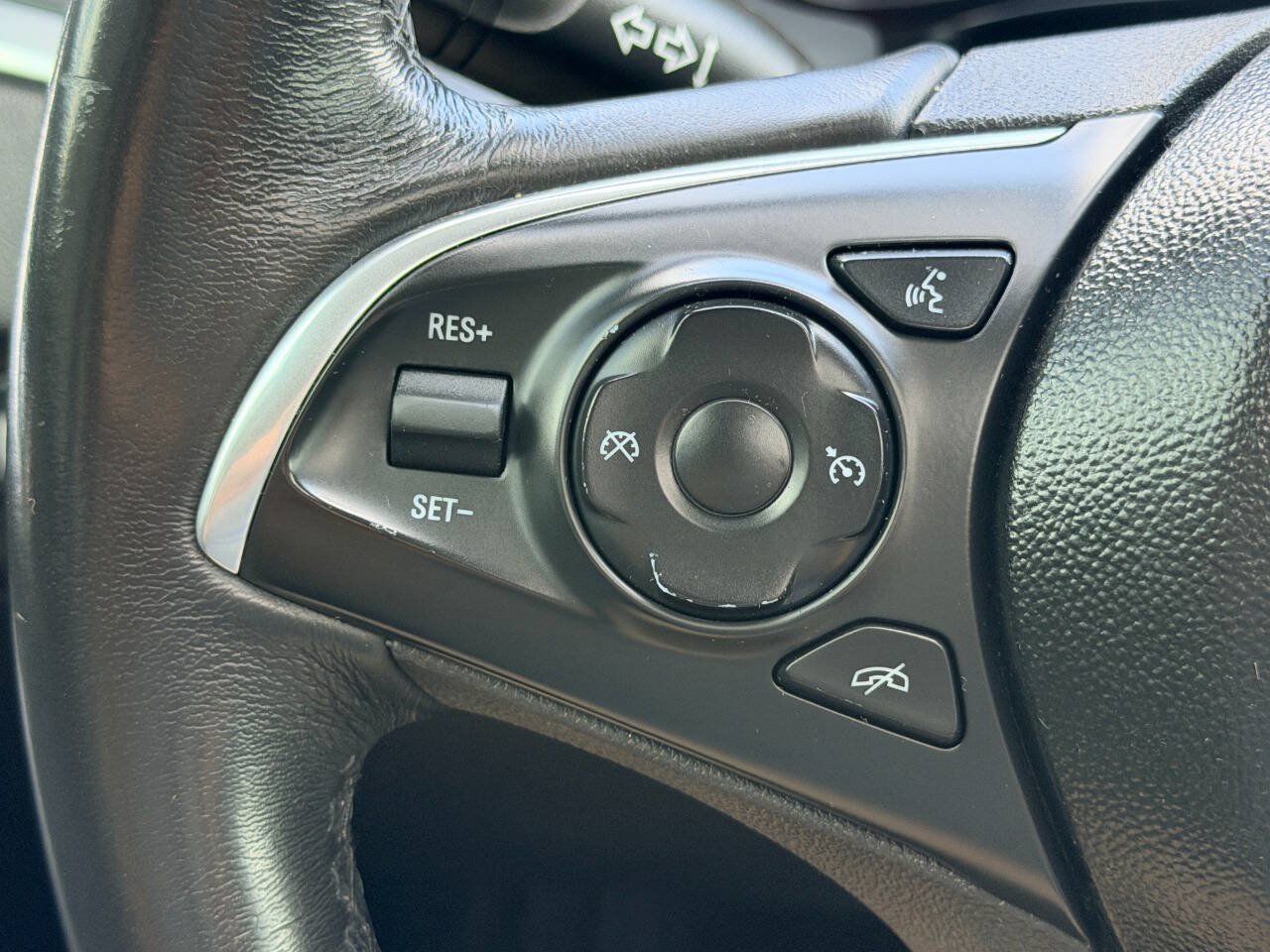 Used 2019 Buick Enclave Essence AWD/4WD image 33