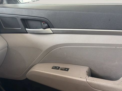 Used 2020 Hyundai Elantra SEL FWD image 17