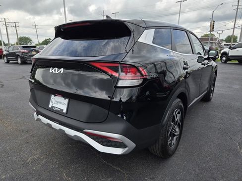 Used 2025 Kia Sportage LX FWD image 5