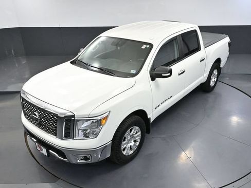 Used 2018 Nissan Titan SV AWD/4WD image 52