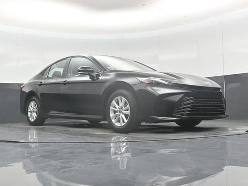 Used 2025 Toyota Camry LE FWD image 51