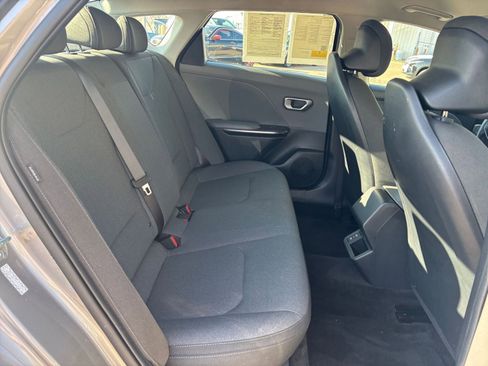 Used 2025 Kia K4 LXS image 24