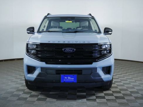 Certified 2025 Ford Expedition Active AWD/4WD image 3