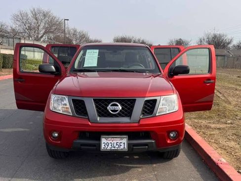 Used 2012 Nissan Frontier SV w/ Sport Appearance Pkg image 14