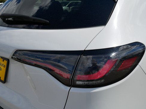 Certified 2024 Honda HR-V EX-L image 17