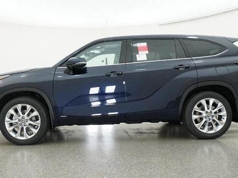 New 2026 Toyota Highlander Limited AWD/4WD image 18