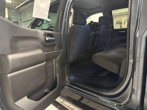 Used 2019 Chevrolet Silverado 1500 Custom w/ Custom Value Package image 22