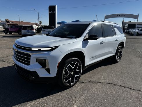 Used 2026 Chevrolet Traverse High Country FWD image 8