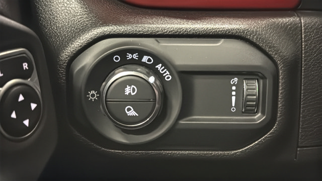 Used 2023 Jeep Gladiator Rubicon w/ LED Lighting Group AWD/4WD image 31