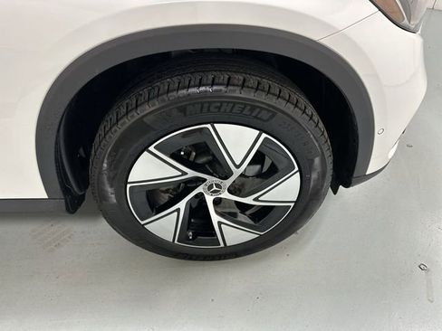 Used 2024 Mercedes-Benz GLC 300 4MATIC image 18